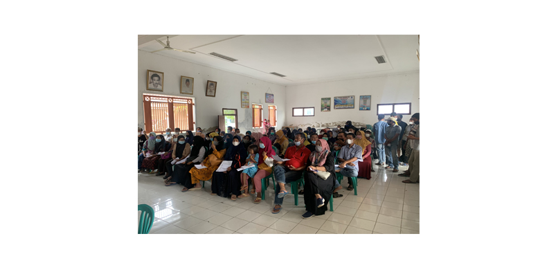 Warga Sangat Antusias dalam Mengikuti Kegiatan Vaksinasi di Balai Desa Tambahrejo